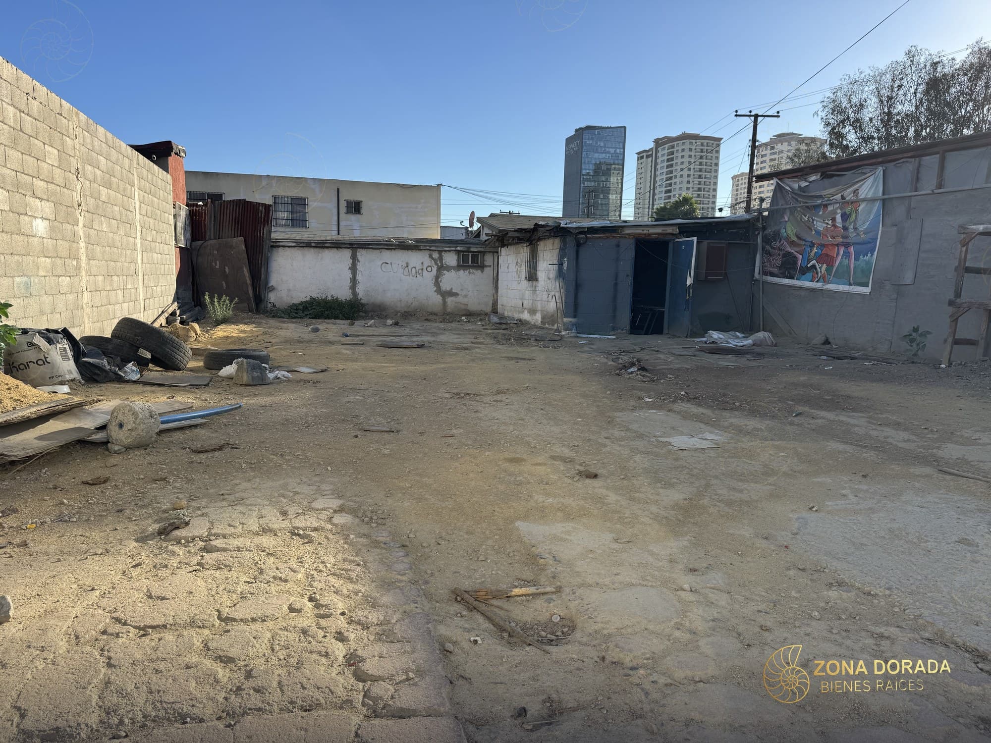 Terreno comercial de 212 m² sobre Av. Aquiles Serdán, Colonia Libertad